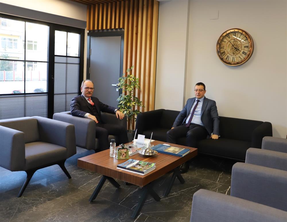 Trabzon Bölge Adliye Mahkemesi Başkanı Sayın Hasan KÜÇÜKOSMAN, İl Sağlık Müdürümüz Dr. Hakan USTA’ya makamlarında nezaket ziyaretinde bulunmuştur.