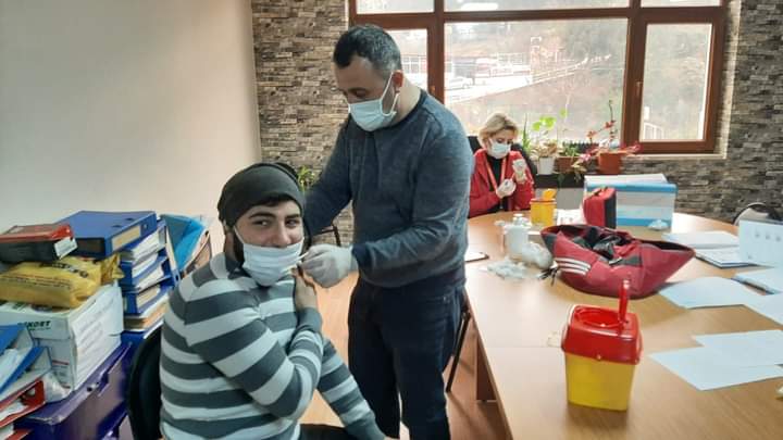 İl Sağlık Müdürlüğümüz ve Trabzon Madeni İşler ve Teknik Makine Esnaf Sanatkârlar Odası işbirliği ile sanayi esnafımıza yönelik yerinde Covid-19 aşı çalışması yapılmıştır. 