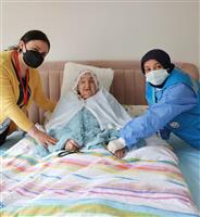 18-24 Mart Yaşlılara Saygı Haftası Kapsamında yaşlı hastalara ziyarette (1).jpeg