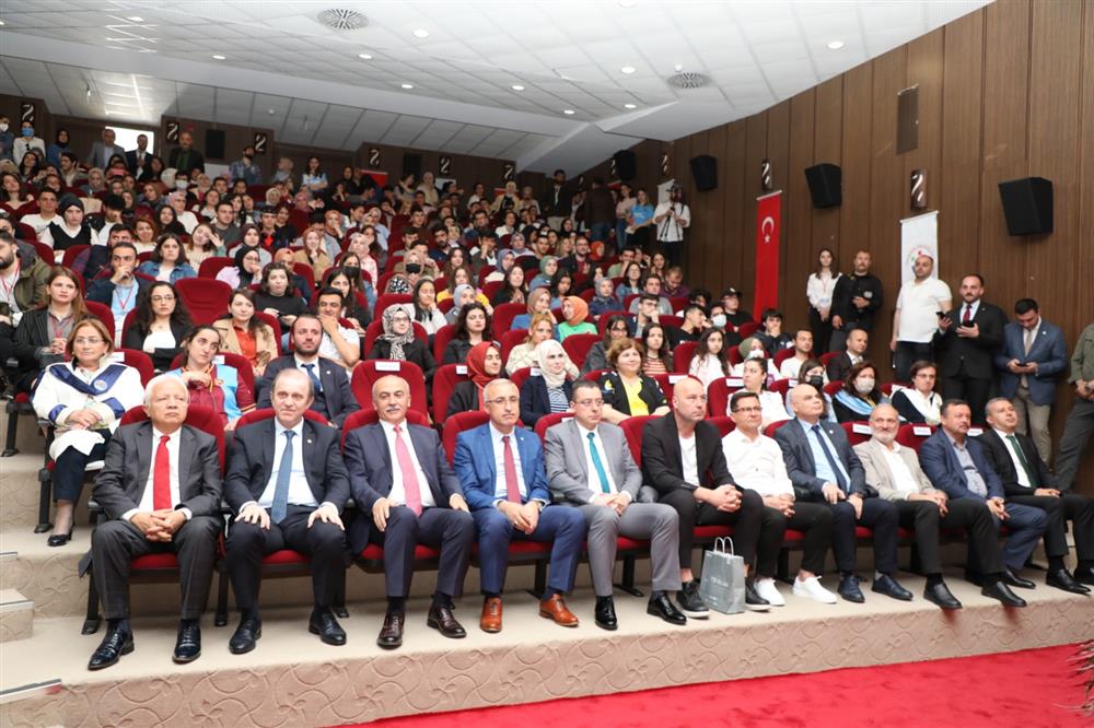 İl Sağlık Müdürümüz Dr Hakan Usta Trabzon Üniversitesi'nin 4. Kuruluş yıldönümü etkinliklerine katıldı